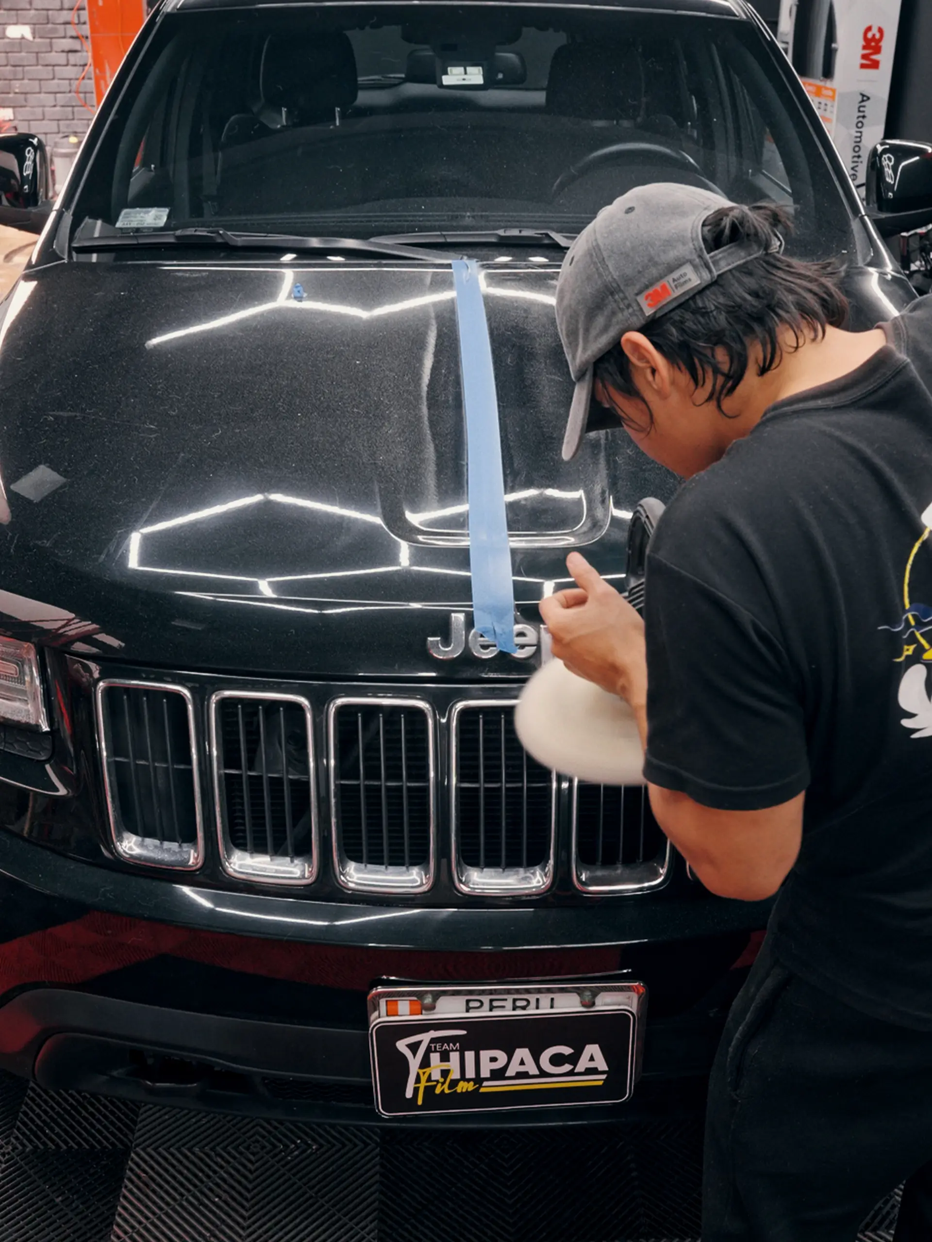 Servicio de tratamiento cerámico y detailing premium para clientes de San Isidro, Miraflores y San Borja.